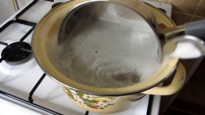Как БЫСТРО ОТМЫТЬ КАСТРЮЛЮ от пригоревшего САХАРА или КАРАМЕЛИ. Пригорел сахар н