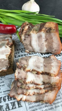 Грудинка в луковой шелухе