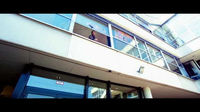 Прошу, УБЕЙТЕ меня! Фрау Ляймбах-Кнорр выпрыгнула из окна. 16+ Зачётный препод. 2013 смотреть онлайн