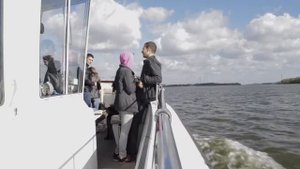 Белый теплоход