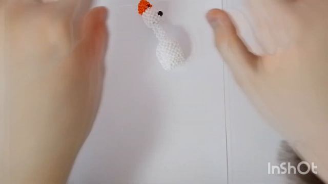 Гусь обнимусь из бисера. 4 часть . Делаем клюв и крылышки. смотреть онлайн