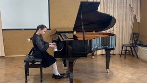 А.Диабелли Сонатина ор.168N4, B-dur. Маякова Анна, 8 лет.