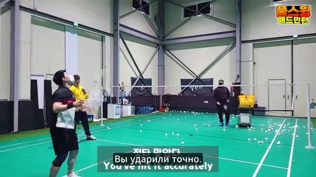 (RuSub) Бадминтон. Обратный резанный удар сверху. Этот как смеш, только бей медленно