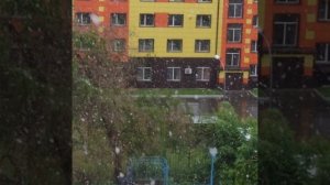 Охренеть снег идет в мае?