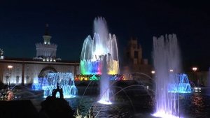 ВДНХ вечером - фонтаны