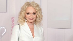 Суд продлил срок ареста четырем фигурантам дела о хищении денег у Долиной