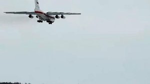 Прибытие самолета МЧС в Тюмень, после катастрофы ATR 72