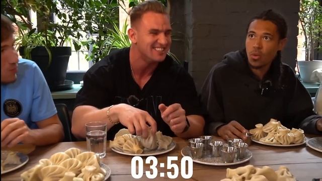ЗАРУБА С 2Drots. 100 ХИНКАЛИ ЗА РАЗ. Фудчеллендж. #mukbang #food #е?