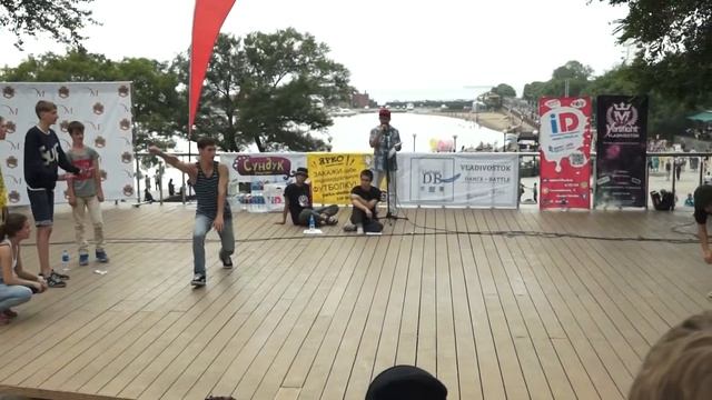 Vladivostok Dance Battle  19.07.2014  Нестеренко Игорь vs.Фомикс  Electro dance