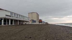 Шторм на пляже Горный воздух:как будто все вымерли! Сочи, Лазаревский район
