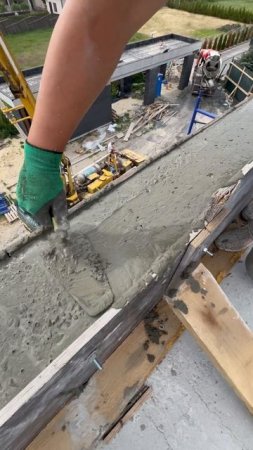 Заглаживаем  парапет #shorts #стройка #baustelle #парапет #russlanddeutsche