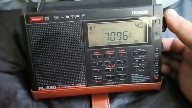 радиолюбители сканирую 40 метров короткие волны 7МГц в?