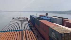 р. Лена Навигация. Спуск состава вниз по течению.