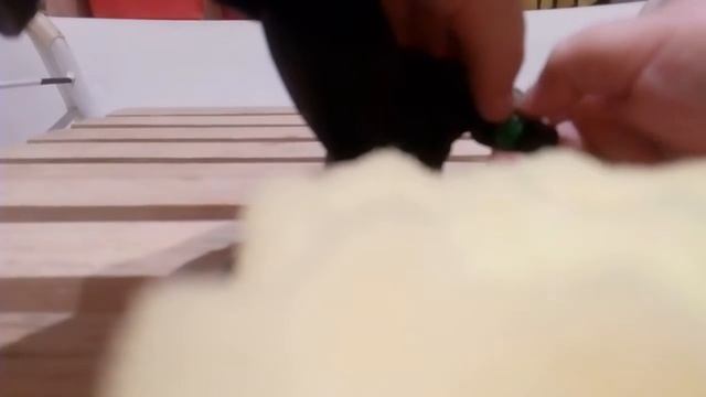 Делоем недоуздок для лошади.