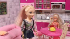 Третий лишний - Кристофф вернулся с подругой - Сериал куклы Мама Барби