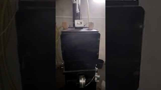 Котел в гараже. Отзыв клиента. Пиролизный котёл на дровах