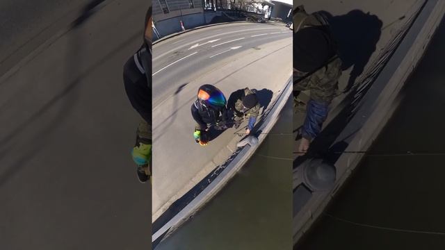 О том как рыбак на блесну удочкой поймал целого моноколесника 9 марта 2025 by MAXOHDA смотреть онлайн