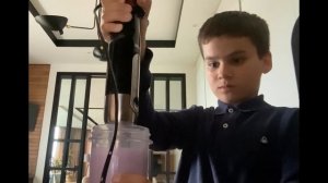 Мой друг англичанин готовит гримас шейк