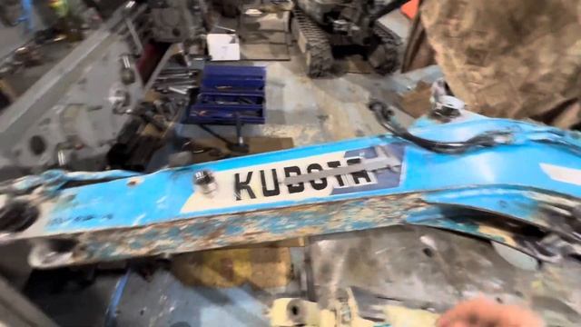 МИНИ ЭКСКАВАТОР KUBOTA РЕМОНТ СТРЕЛЫ😎 смотреть онлайн