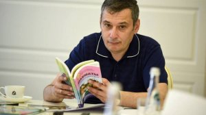 2025. РОССИЯ: СЛУЖИ И ЗАРАБАТЫВАЙ. ШАХМАТЫ ХИНШТЕЙНА. ГЛУМЛЕНИЕ НАД ФЛАГОМ. Мнение А.РОЖИНЦЕВА