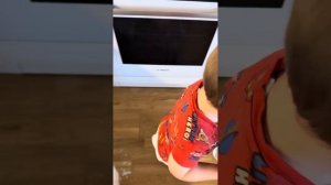 Молоко повсюду 🤯 Даже на собаке 🙈