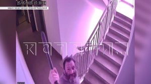 Дебошир, который 2 года громил битой подъезд и бросался на соседей, увидев видеокамеру, раскаялся