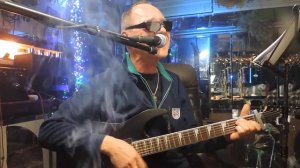 С Новым годом, братан!!!