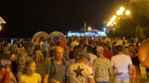 КРЫМ 2021! АЛУШТА ТРЕЩИТ ПО ШВАМ ВЕЧЕРОМ! ОФИГЕТЬ!