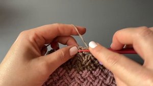 Как вязать рельефный узор плетенка. Всего 2 ряда... Вязание крючком