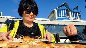 Ольгинка /кофе на песке и загорающие на пляже 🏖️ апре