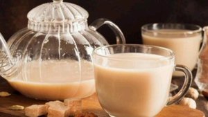 ЧАЙ С МОЛОКОМ , ЭТО ОКАЗЫВАЕТСЯ ОЧЕНЬ ПОЛЕЗНО...