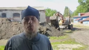 Расчистку Красной площади в Усть Чарышской Пристани продолжает тяжелая техника 23 мая 2025 года ...