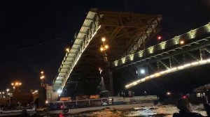 РАЗВОД МОСТОВ с воды | Санкт- Петербург