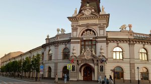 Кавер песни "Перемен" В. Цоя.  Уличный музыкант  Решат Э, Казань, главная улица Баумана.