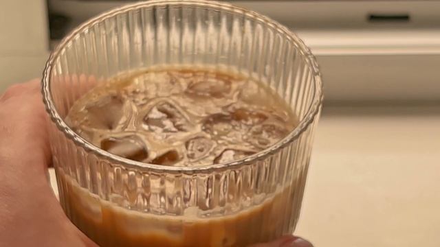 дневники миастеника|имбирный шот, journaling и много кофе смотреть онлайн