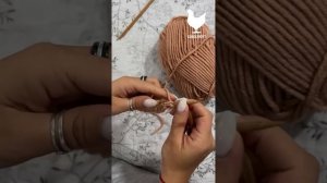 Как вязать одновременно 2 носка на 5 спицах?