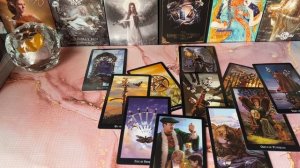 Кто постоянно думает о Тебе 🔮Расклад по вариантам