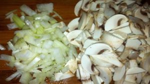 Говядина в сливочно-грибном соусе