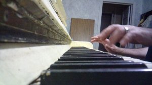 Пианино: народная "Пчёлочка златая"