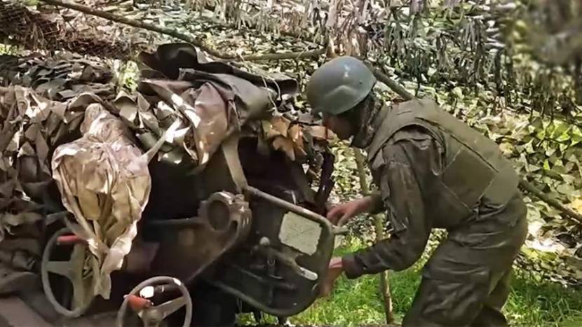 Артиллеристы орудия Д-30 уничтожили расчет беспилотников ВСУ в Запорожской области