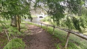 Интересный каскад "Руинный" в Павловском парке.