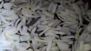 Фриттата с картофелем, колбасой и помидорами в мультиварке