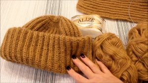 Три шапки из БЮДЖЕТНОЙ пряжи. Вязание спицами.