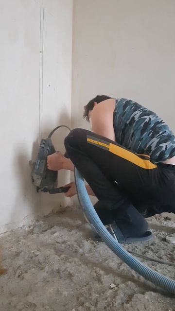 Штроборез Макита ⌀125 бомба техника у электрика смотреть онлайн