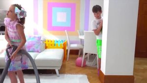 Мисс Кэйти и Мистер Макс (Miss Katy) Кэти и Макс играют в компьютерные игры