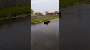 Испытания лодки , проверка герметичности.