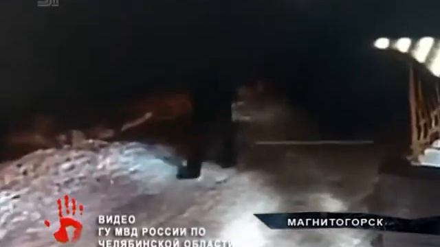 Хромой мужчина в толстовке был замечен в жилой многоэ? смотреть онлайн