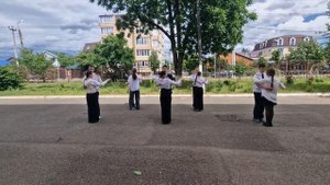 Танец в вальсовом стиле- первая репетиция(ориентирован на школьные праздники и концерты)