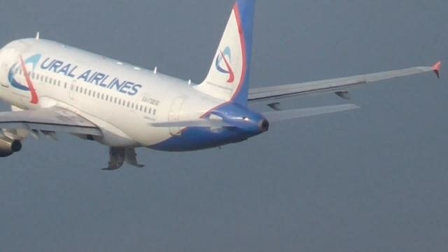 Взлет самолетов в аэропорту Пулково