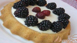 Тарт с маскарпоне и ежевикой